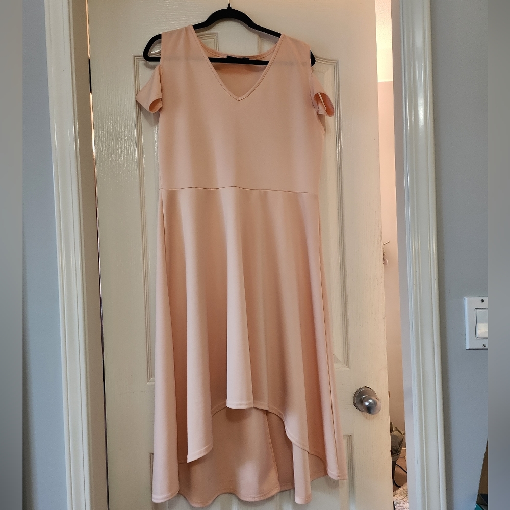 Boohoo Cocktail Dress, peach Sz US 16 /UK 20 Cold shoulder